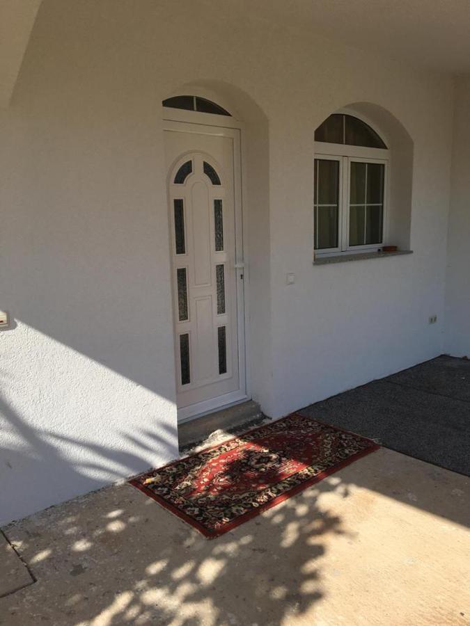Apartman Put Svete Kate Raslina Luaran gambar