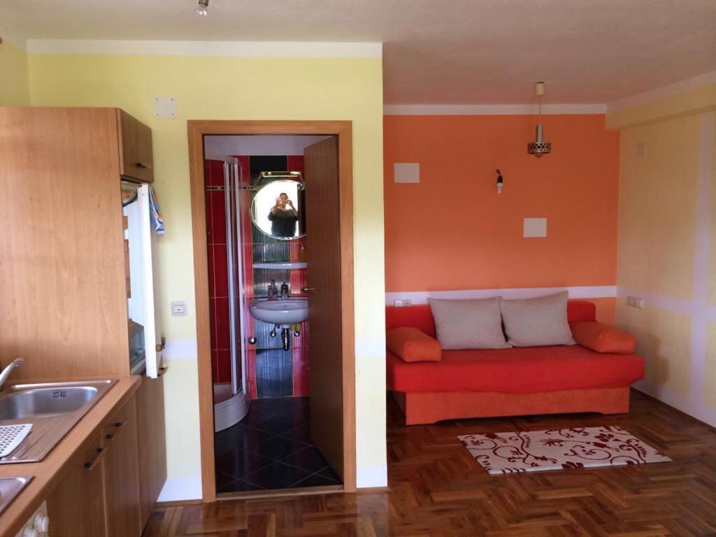 Apartman Put Svete Kate Raslina Luaran gambar